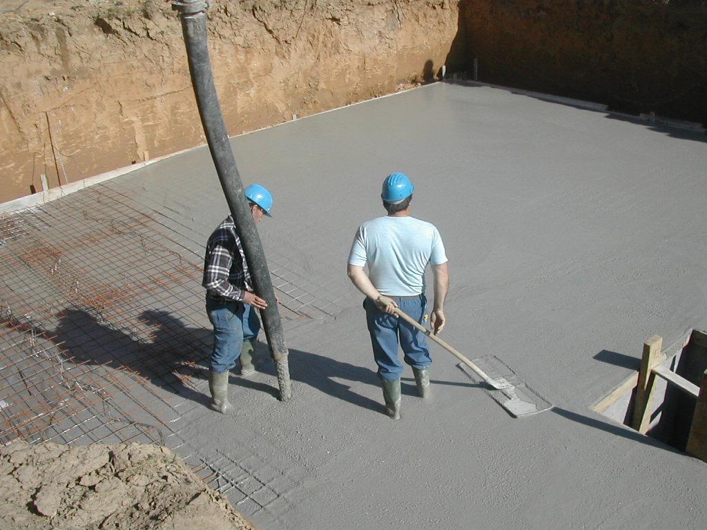 Verdichting ANB - Beperkingen Niet voor zelfverdichtend en colloïdaal beton Metaalvezel versterkt beton: aangepaste middelen en duur om preferentiële