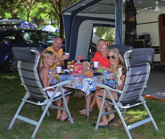 Les emplacements confort de 80 à 120 m 2 Pour des vacances en pleine nature, sous la tente, en caravane ou en camping-car, nous vous offrons des emplacements délimités, au calme, ombragés et spacieux
