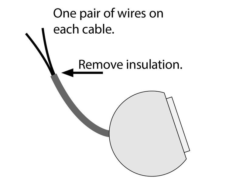 Stap 3 Verwijder de buitenste isolatie van elke luidspreker kabel. Verwijder tot twee inch van isolatie.