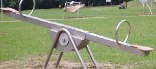 Voor het monteren van de speeltoestellen wordt gebruik gemaakt van roestvrij stalen schroeven, om de producten te beschermen tegen vandalisme en diefstal.