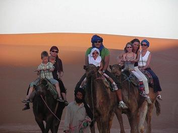 Dag 4-5 : di 1 mei-woe 2 mei Woestijn Erg Chebbi Vandaag bereiken we de oranje zandduinen van Merzouga!