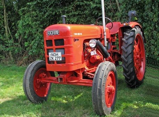 Fahr D-25NH Vanaf 1953 worden de tractoren geüpload en worden nu aangeduid als D25N en D25NH.