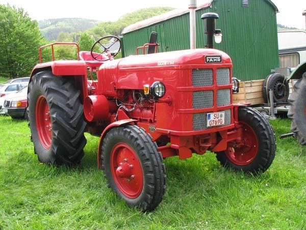 Fahr D-540 Fahr D-460 De grootste tractor die Fahr in Duitsland heeft gebouwd is het type D- 460.