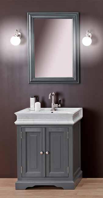 Majerling Majerling meubel met 2 witte porseleinen lavabos (170 x 50 x H 90 cm), kleur amethyst paars, verchroomd meubelbeslag. Louis-Philippe spiegels (65 x H 90 cm), kleur amethyst paars.