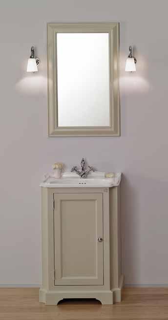 Meuble Majerling avec 2 lavabos en porcelaine (170 x 50 x H 90 cm), couleur mauve améthyste, quincaillerie chromée. Miroirs Louis-Philippe (65 x H 90 cm), couleur mauve améthyste.
