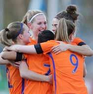 WEURO Van 16 juli t/m 6 augustus vond het UEFA Women s EURO 2017 (EK Vrouwen) plaats in Nederland.