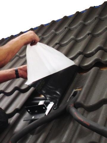 Maak de dakpan met dakdoorvoer waterdicht met meegeleverde flexibele loodslab. V5.0 Dakdoorvoer kan op elke gewenste plek.