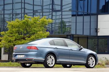 Wat maakt de "Passat GTE" anders? Het eerste voordeel van de Passat GTE is dat hij er uitziet als een Passat.