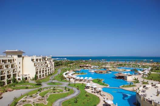 RODE ZEE HOTELS 1 STEIGENBERGER AL DAU BEACH HOTEL***** Situering: op 5km van het centrum van Hurghada (gratis shuttle service) en onmiddellijk aan het strand gelegen.