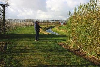 De Freshmaker Een innovatieve manier van wateropslag Korte introductie Landbouw staat in grote delen van Zeeland door klimaatverandering onder druk. Op veel plekken ontbreekt zoetwatertoevoer.