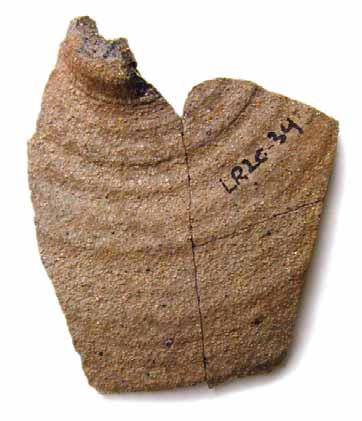 6 De vondsten Tijdens de opgraving werden er 38 vondstnummers uitgedeeld. Hiervan zijn er 27 toe te schrijven aan één van de sporen.
