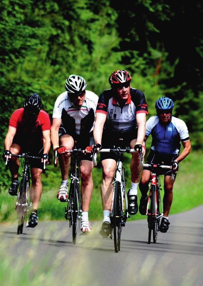 Inleiding Met bijna 35.000 kilometer aan fietspaden en meer fietsen dan inwoners is Nederland het fietsland bij uitstek.