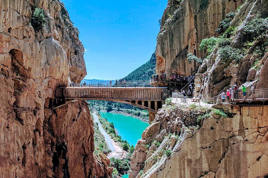 El Caminito del Rey Ooit het gevaarlijkste pad ter wereld, tegenwoordig één van de meest spectaculaire wandelroutes ter wereld.