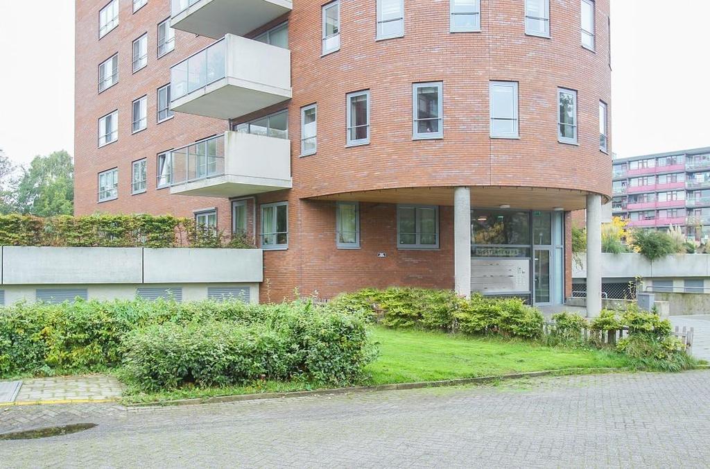 Westerschans 4, Leiderdorp Uitstekend onderhouden 4-kamer hoekappartement op de 1e etage (2e woonlaag) met zonnig balkon (Z.