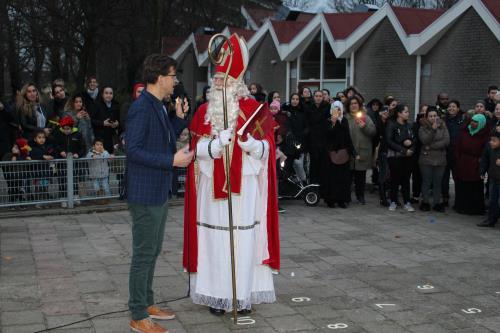 Sinterklaas en twee van zijn Pieten