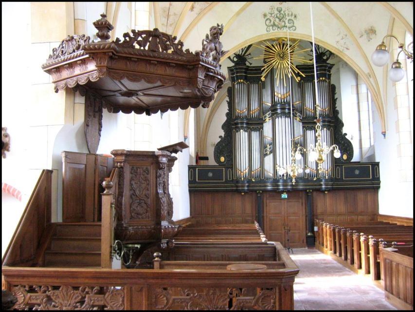 Na een uitleg over het orgel en een geïmproviseerde klankdemonstratie klinken de volgende orgelwerken: Wir glauben all, an einen Gott, Schöpfer (BWV 765) Johann Sebastian Bach (1685-1750) Fughetta a