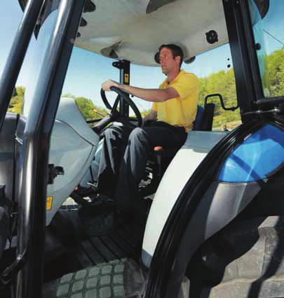 8 9 BESTUURDERSOMGEVING BRILJANTE ERGONOMIE EN COMFORT New Holland erkent reeds lang het belang van het