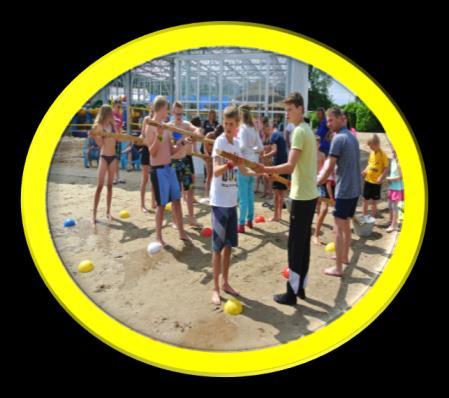Kids 7-11 jaar Tieners 13-18 jaar 10:30-11:30 Kidsfun Dat klinkt gek! Een kipmobiel! 14:00-16:00 Beach volley- Geef je op! Maak een team van 4 Knutsel mee! bal toernooi personen en doe mee!