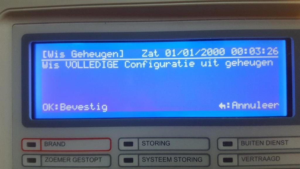 vragen of u de volledige configuratie wil wissen druk