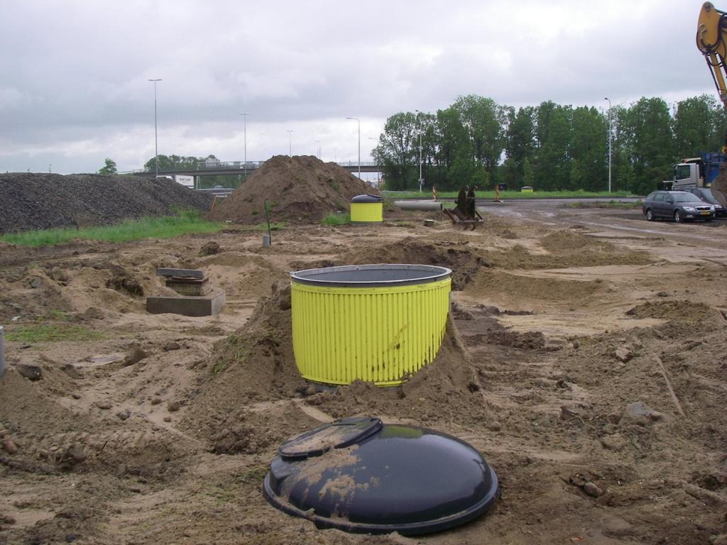 Evaluatie bodem(deel)sanering verzorgingsplaats Weerbroek bij Heteren Afbeelding 4 Molocs 4.2 CONTROLEBEMONSTERING De begrenzing van de ontgraving is bepaald door het tracé van het riool.