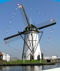 Rabobank aan Graafdijk Oost, mits er in de directe omgeving van de molen ter compensatie maatregelen worden uitgevoerd, te weten het verwijderen van de grote plataan aan de Molenhoek en het kappen