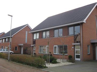 gekozen te worden. Massa en vorm - De kapvorm van de woningen bestaat uit een zadeldak of een samengestelde kap.