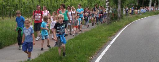 Nijenouders: oproep tafelouders avondwandel-4-daagse: Van dinsdag 19 juni t/m vrijdag 22 juni 2018, wordt door de organisatie van de Bergrace voor de 10 de keer de avondwandel-4-daagse georganiseerd.