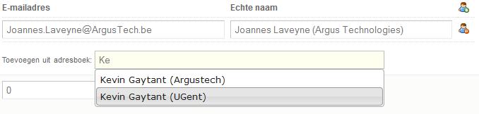 Wanneer u voordien al vergaderingen hebt opgemaakt met uitnodigingen, werden die automatisch opgeslaan in uw persoonlijk adresboek.