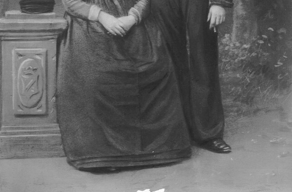 1893 (trouwfoto in december 1892?), de foto rechts is van 1918. Hun gezin zag er als volgt uit: Leendert Ros, z.v. Klaas Ros en Cornelia van der Harst, geb. te Den Haag 21.09.