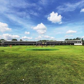 Met 80 verlichte, verwarmde en overdekte Driving Range afslagplaatsen en een parkachtige 9 holes golfbaan is Golfcenter Seve de grootste