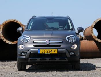 De tweede is meer emotioneel: een cross-over geeft het gevoel iets bijzonders te rijden en is daarom vooral heel leuk. Fiat zou de cross-over nu nog leuker maken met de 500X.