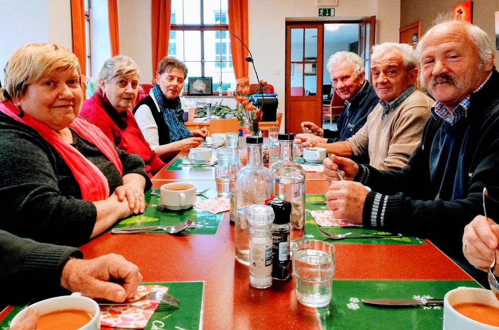 Jong of oud: iedereen kan komen eten. Ook mensen die niet in Laakdal wonen.