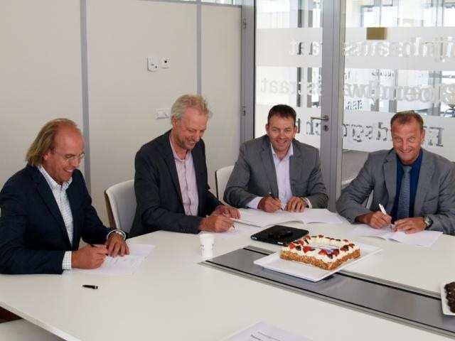 Dak contract Uiteindelijk 3 co-makers Consolidated Klomp