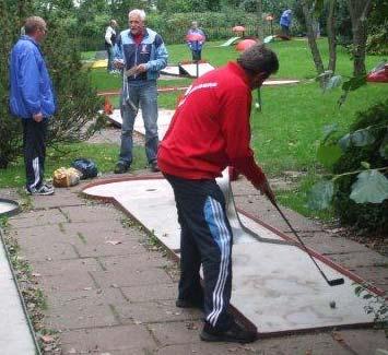 Wanneer: zaterdag 8 januari 2011 Hoe laat: 16.00 uur tot en met 18.00 uur Waar: In ons eigen stekkie Wij hopen u allen te mogen begroeten en samen het ons te toasten op het nieuwe jaar.