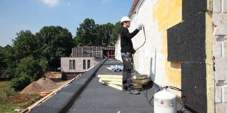 Ruwbouw: opgaand metselwerk Minerale wol achter de gevelbekleding De werken kunnen zeer snel en zelfs door 1 persoon uitgevoerd worden.