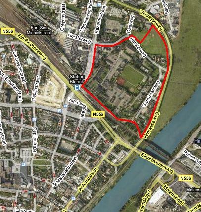 3 is de ligging van de aardgasbuisleidingen in en nabij het plangebied weergegeven. Figuur 3.3. locatie aardgasleiding (links op de risicokaart, rechts de op de topografische achtergrond) De leiding Z-513-22-KR-006 loopt langs het plangebied.