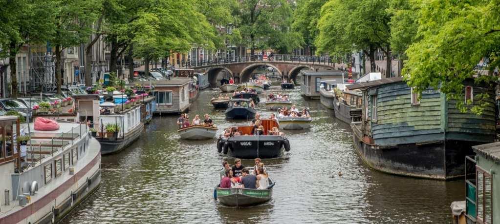 Prioriteit 1 Verbeteren van de leefbaarheid Toerisme hoort bij het internationale karakter van Amsterdam en dat moeten we blijven koesteren.