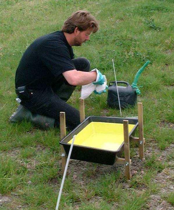 Monitoring voedselaanbod insecten Jan Hendrik Kamstra (PPO Lelystad) Potvallen onderzoek (bodembeestjes) in mei juni (periode kuikens e.d.) Vangbakken onderzoek (vliegende insecten) idem 12 locaties Contact en overleg als er iets aan de hand is Wij markeren locaties i.