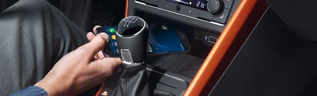 CarPlay en Android Auto. Met App-Connect bedient u belangrijke functies van uw mobiele telefoon veilig en comfortabel vanaf het middenconsole.