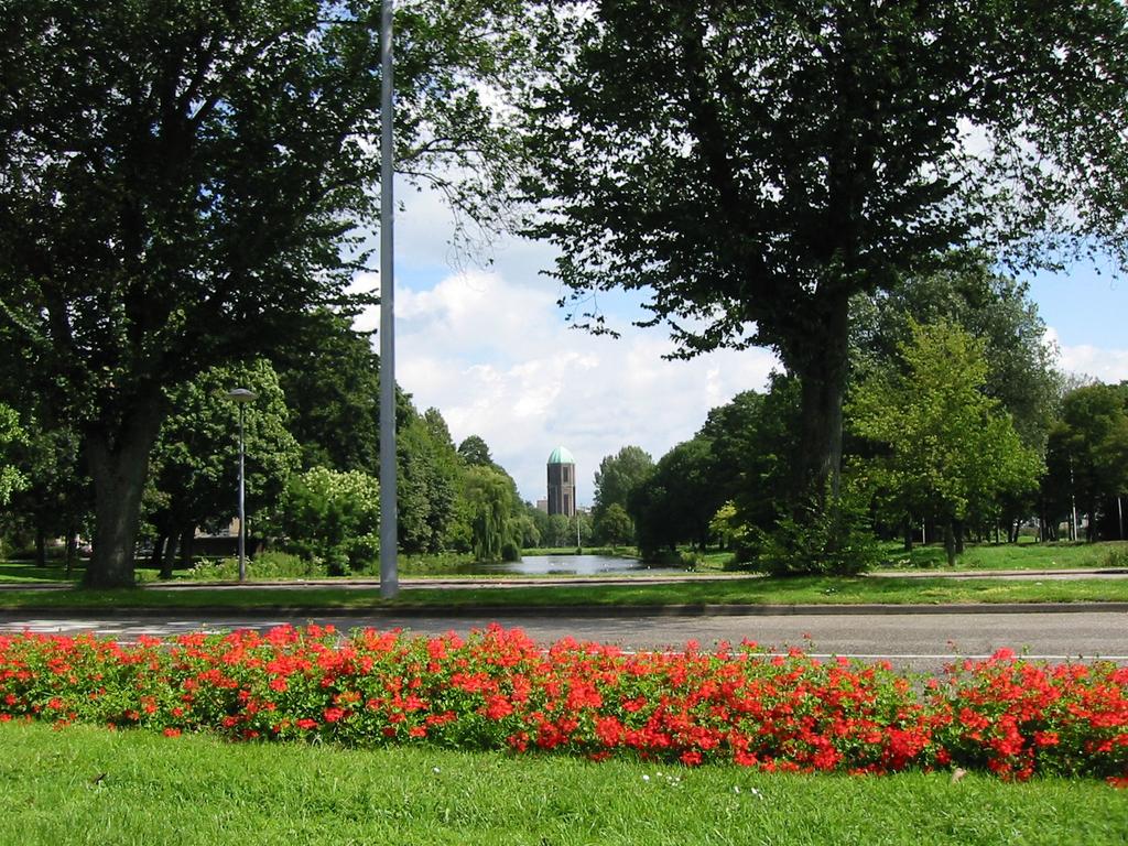 Wijkveiligheidsprogramma Overvecht 2016 Inleiding De zorg voor veiligheid is één van de kerntaken van de gemeente Utrecht.