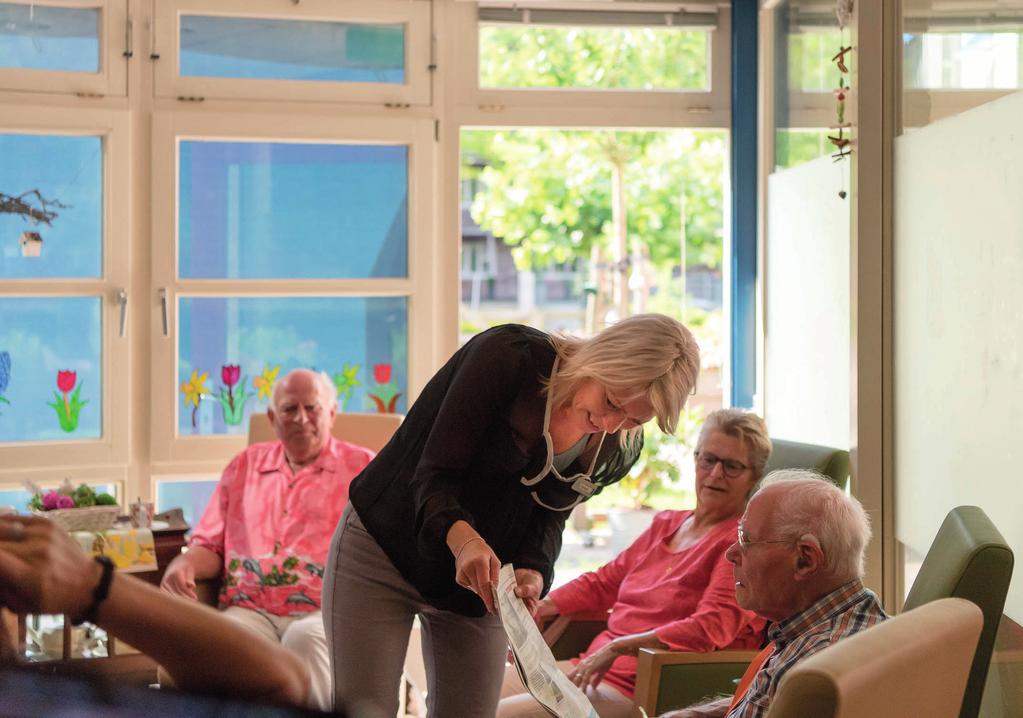 Advies & behandeling Het Advies & Behandelteam van Woonzorg Flevoland bestaat uit professionals die gespecialiseerd zijn in complexe zorg voor ouderen.