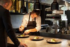 In restaurants zoals Voltaire (1 Michelinster) van Parc Broekhuizen en restaurant Bentinck van Kasteel Amerongen staat haute cuisine centraal.