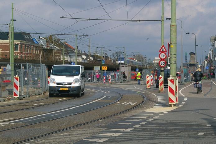 Verkeershinder tijdens de bouw van de spoortunnel in Delft. 4.