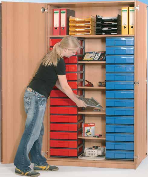 Kasten met praktische boxen 28 laden InBox M InBox hoge kast Maten B/H/D: 95,7 x 190 x 50 cm Opbergsysteem: InBox, zie pagina