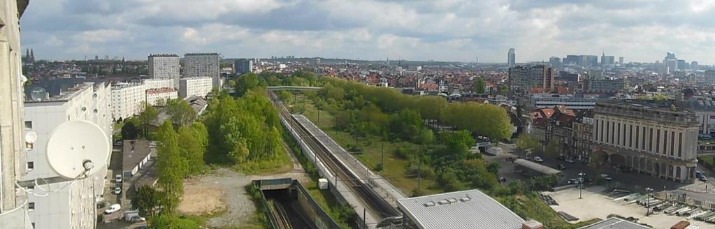 7. Een wijk met een historische aanwezigheid van sociale woningen (vooral ten westen van het spoorwegterrein). 8. Een belangrijk deel overbevolkte woningen.