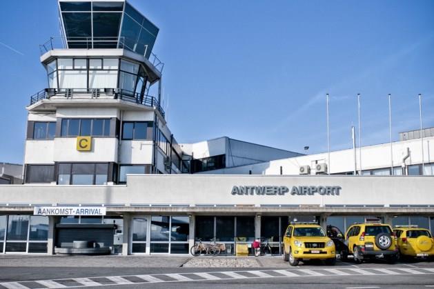 In de namiddag brengen we een bezoek aan de luchthaven van Deurne onder leiding van ons lid, Harry Van Gansen.