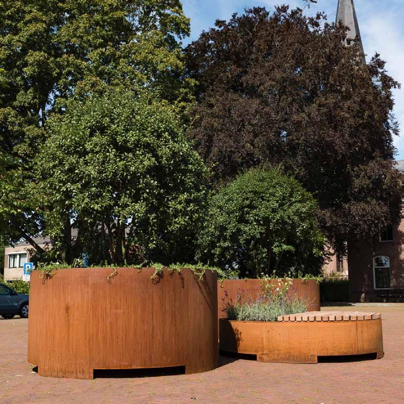 Inhoudsopgave Inleiding: + Public Outdoor Creations pg 3 + Concept pg 4 Producten: + Planters pg 5 + Pots pg 8 + Seats pg 11 +