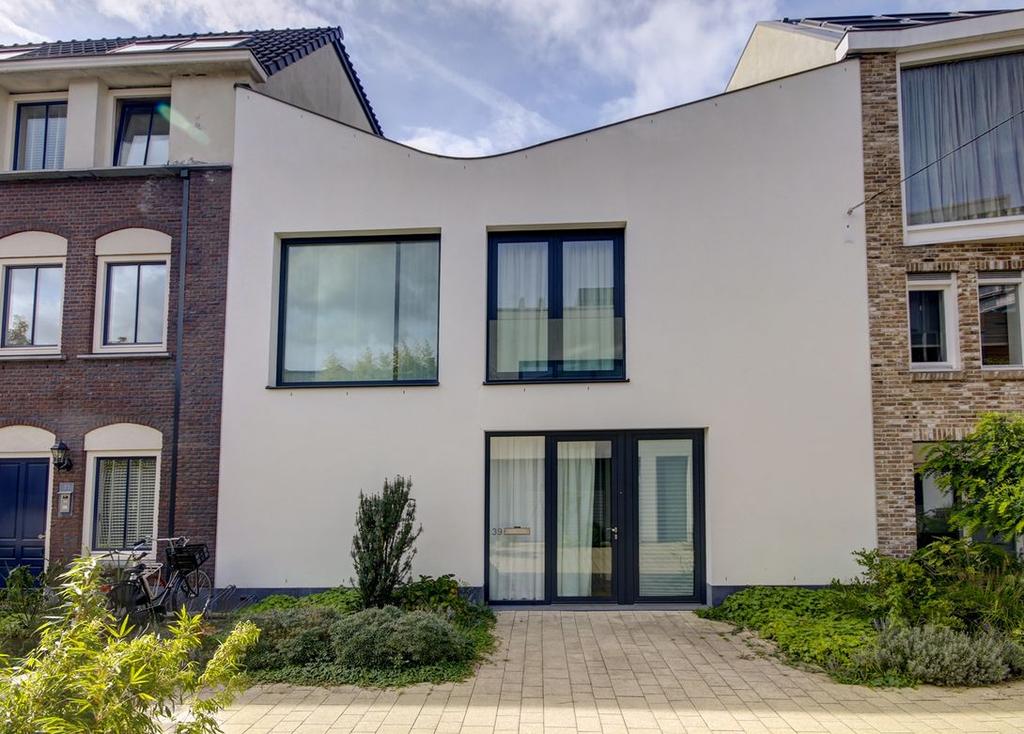 Fides makelaars presenteren: Ruime en onder architectuur