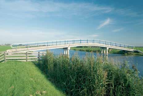 Langere bruggen zijn mogelijk door tussensteunpunten en aanbruggen toe te passen. Haro-VL en Haro-VLZ bruggen zijn opgebouwd uit platen met een sierlijke rand die de bruggen een slank aanzien geven.