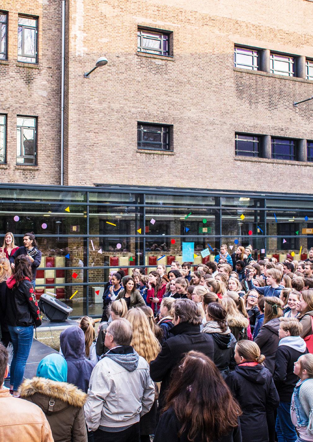 Wist je dat......het op 7 mei precies 100 jaar geleden is dat onze school startte met 40 leerlingen. Inhoudsopgave Maerlant-Lyceum 4 Een actieve school 8 Onderbouw 10 Bovenbouw 12 Van de rector.